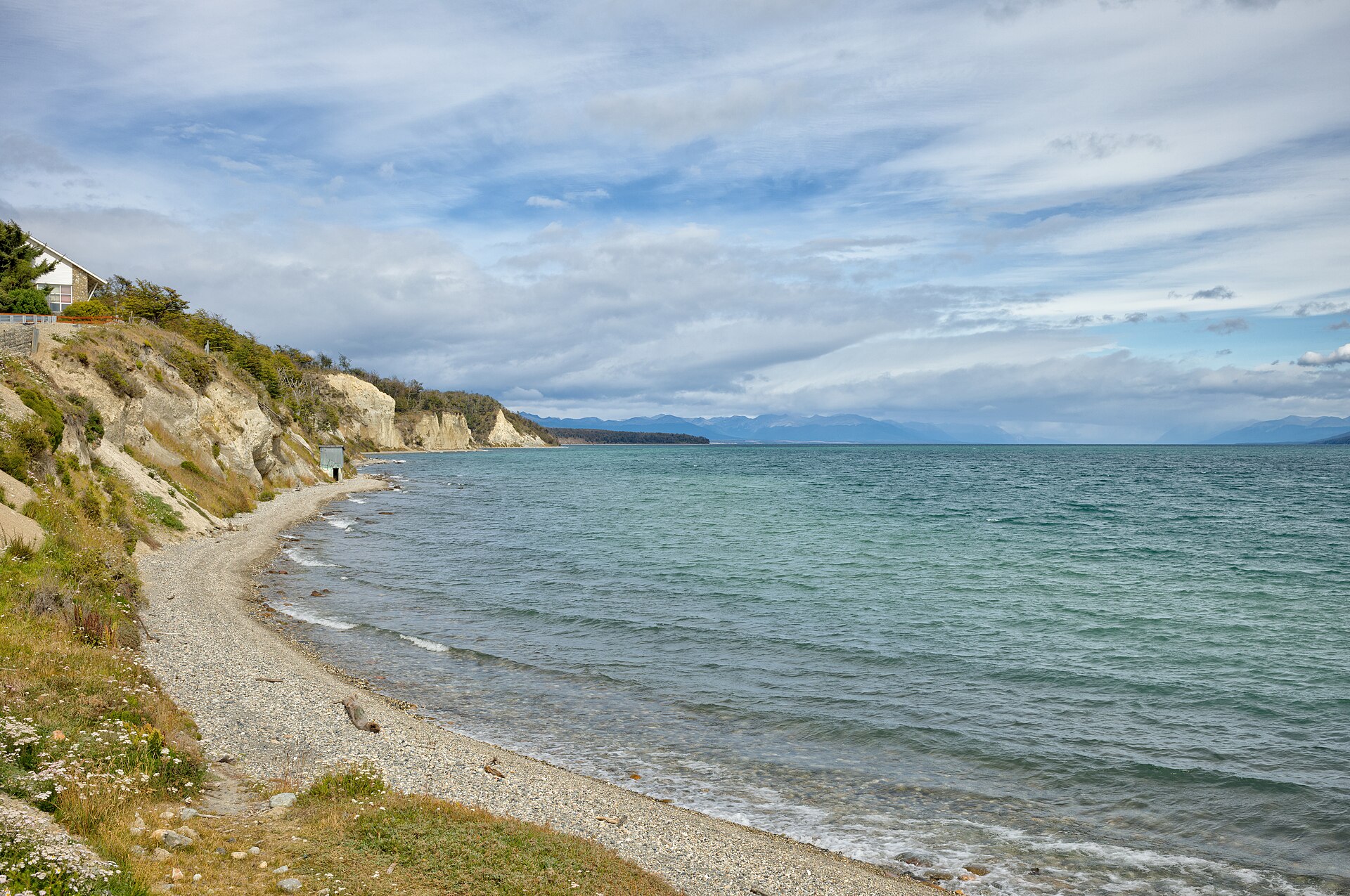 Playa del lago Fagnano