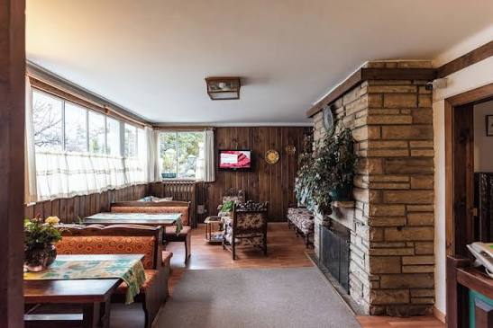 Lounge and tables
