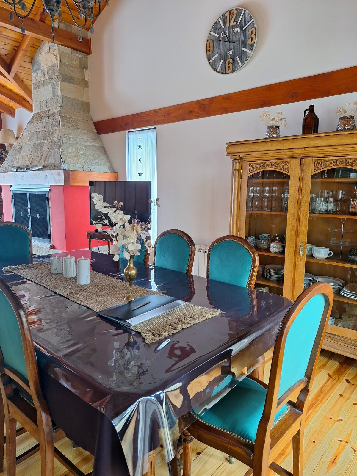 A table for the whole group