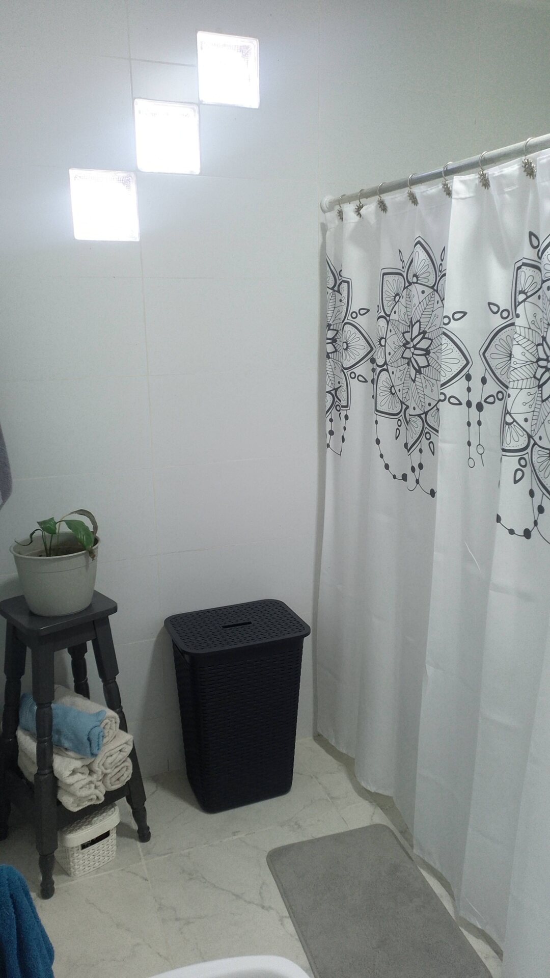 Chuveiro com água quente
