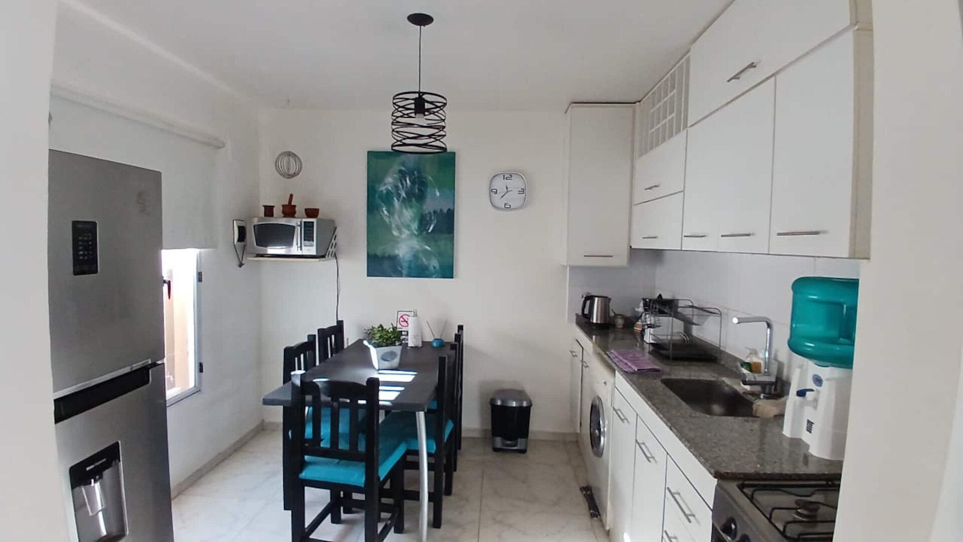 Cozinha com sala de jantar