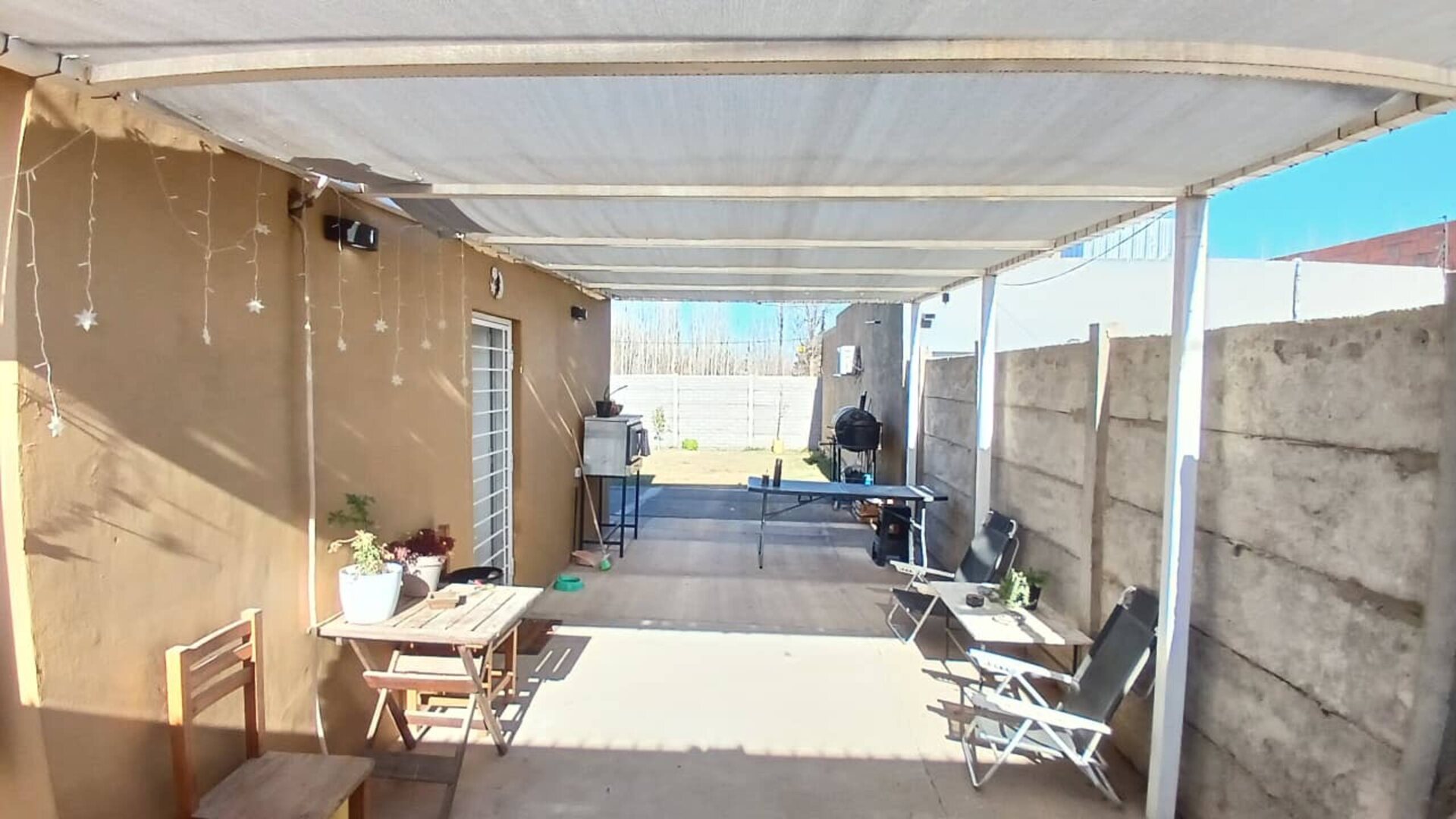 Mesa à sombra