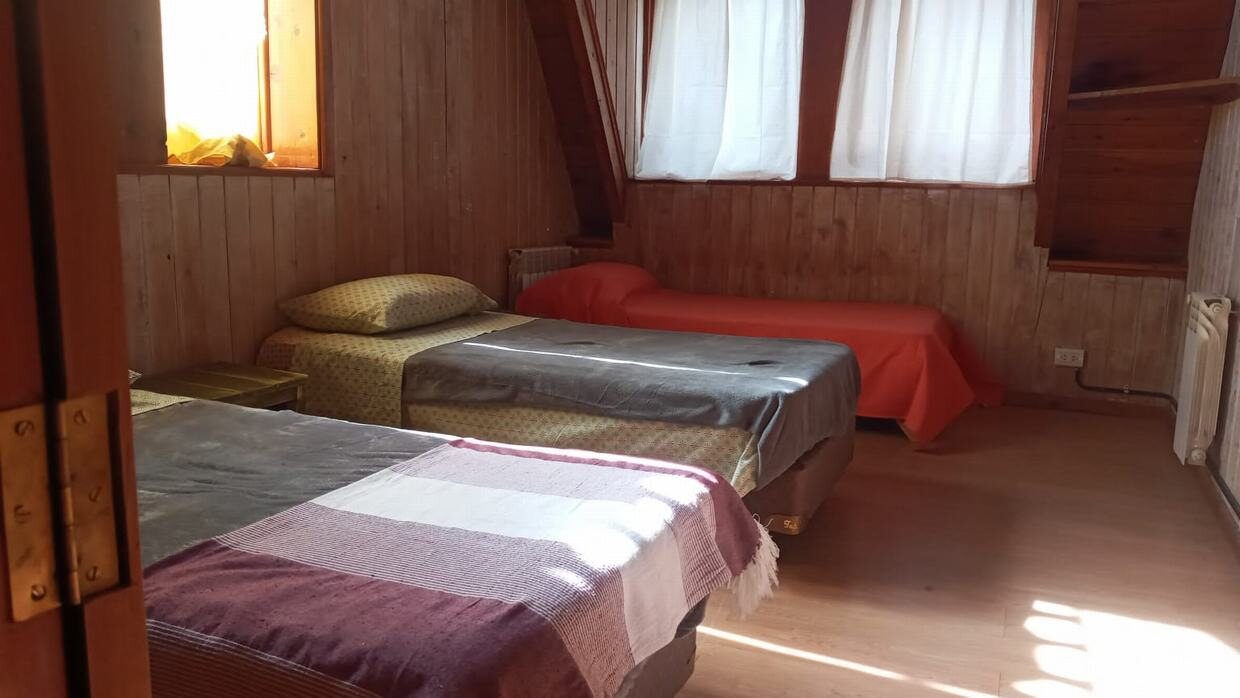 Dormitorio con dos camas