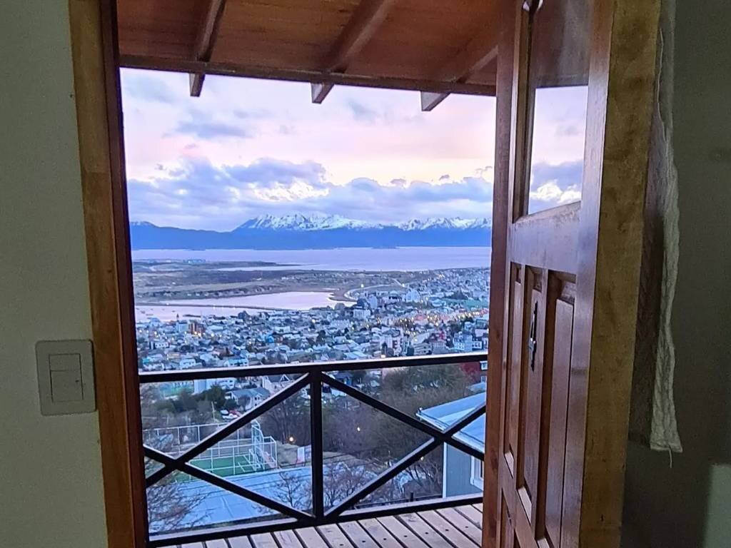 Amaneceres del Beagle y Vista de Ushuaia
