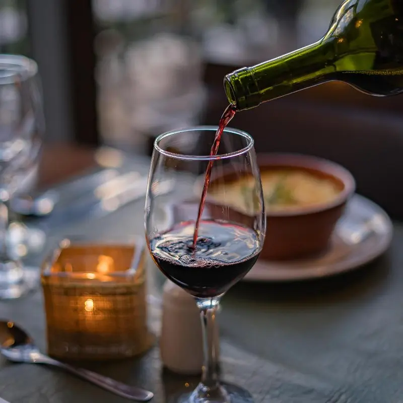 Copa de vino y postre
