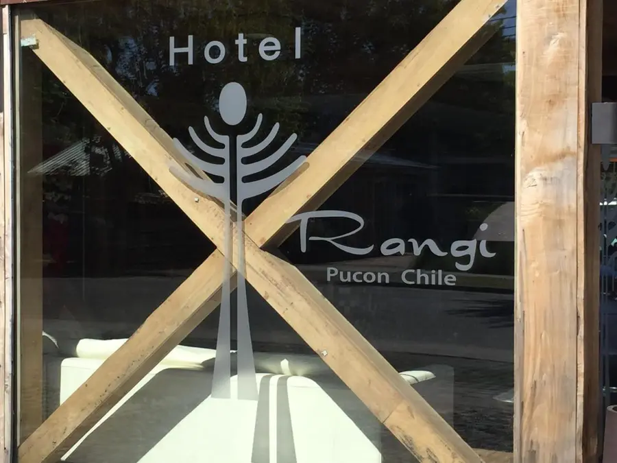 La puerta del hotel