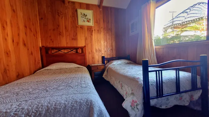 Suite con cama matrimonial y cama individual