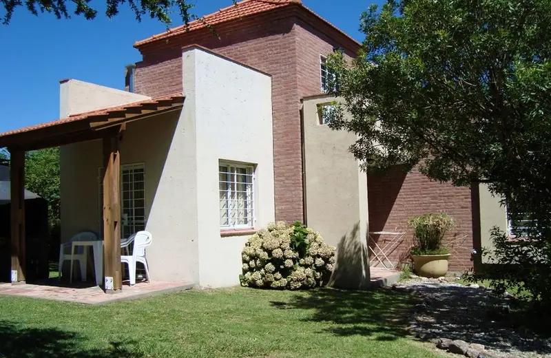 Cabaña con galería y parrilla