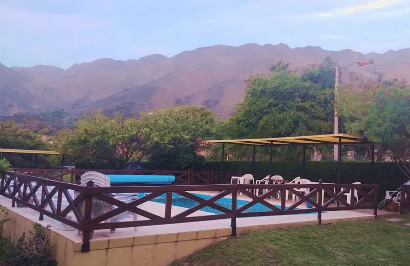 Las sierras al atardecer, desde la piscina