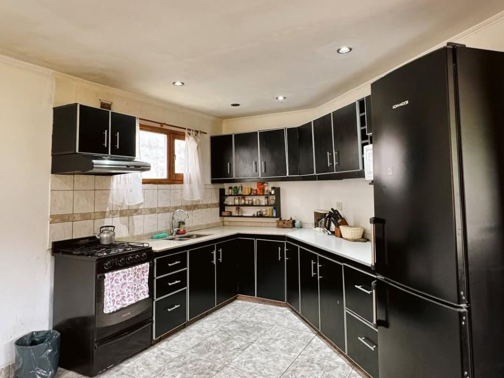 Cocina equipada · Casas y Deptos Castillo, El Bolsón