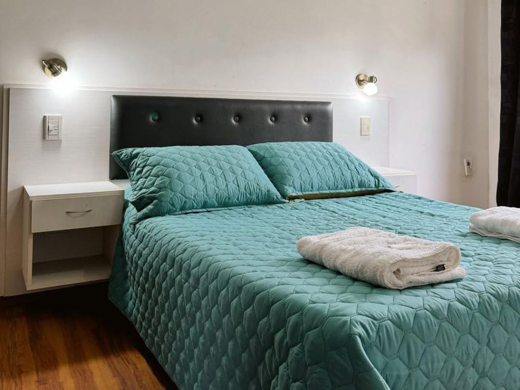 Dormitorio · Casas y Deptos Castillo, El Bolsón