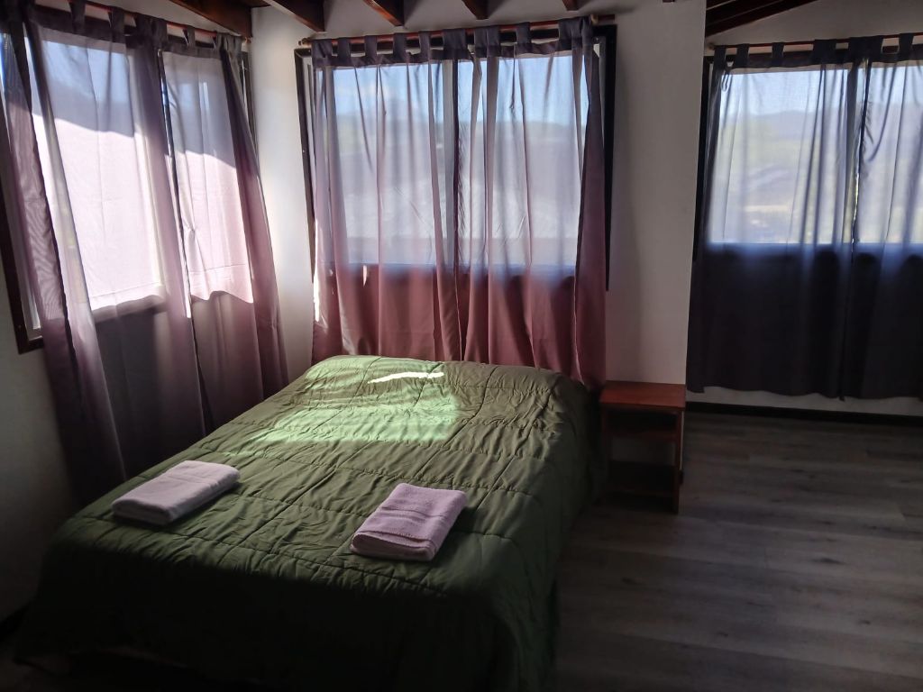 Dormitorio · Casas y Deptos Castillo, El Bolsón