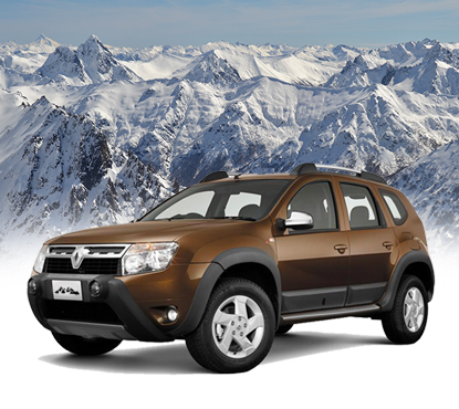 Renault Duster de Del Arroyo Rent a Car con la cordillera nevada de fondo