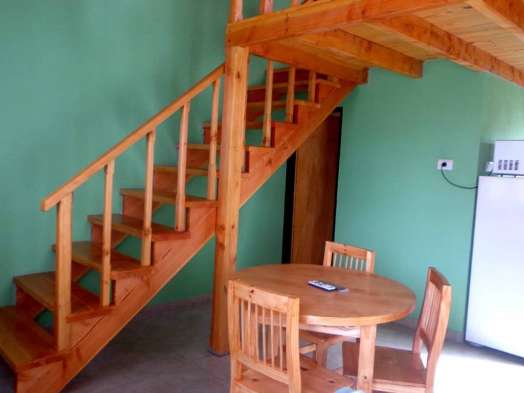 Escalera y comedor