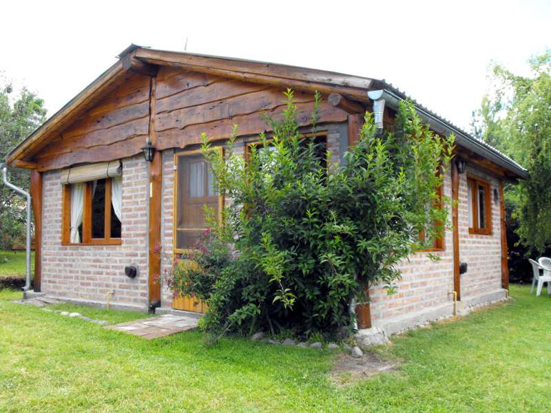 Cabaña Bandurria: Bandurria, de ladrillón y madera