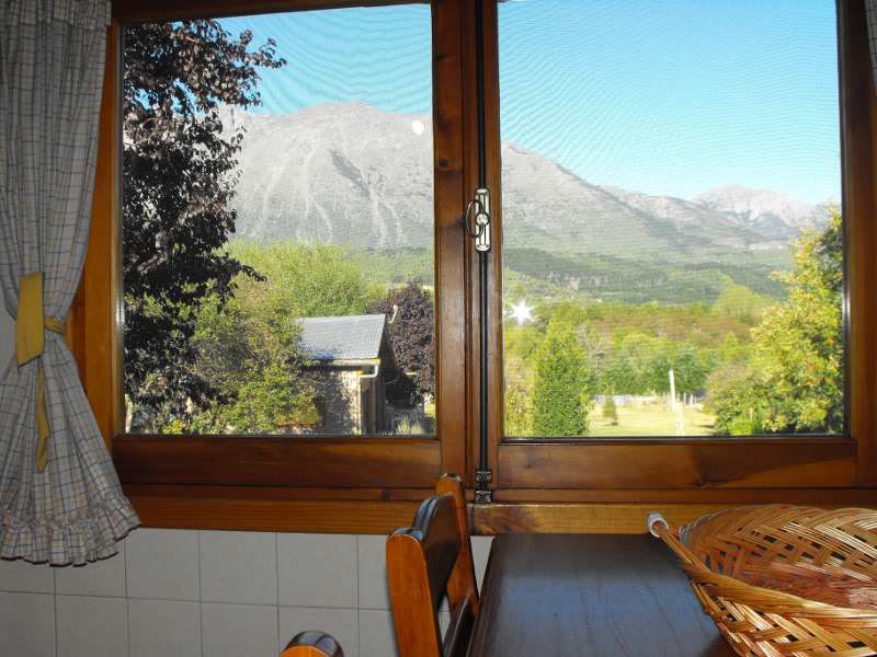 Vista al cerro desde la cocina